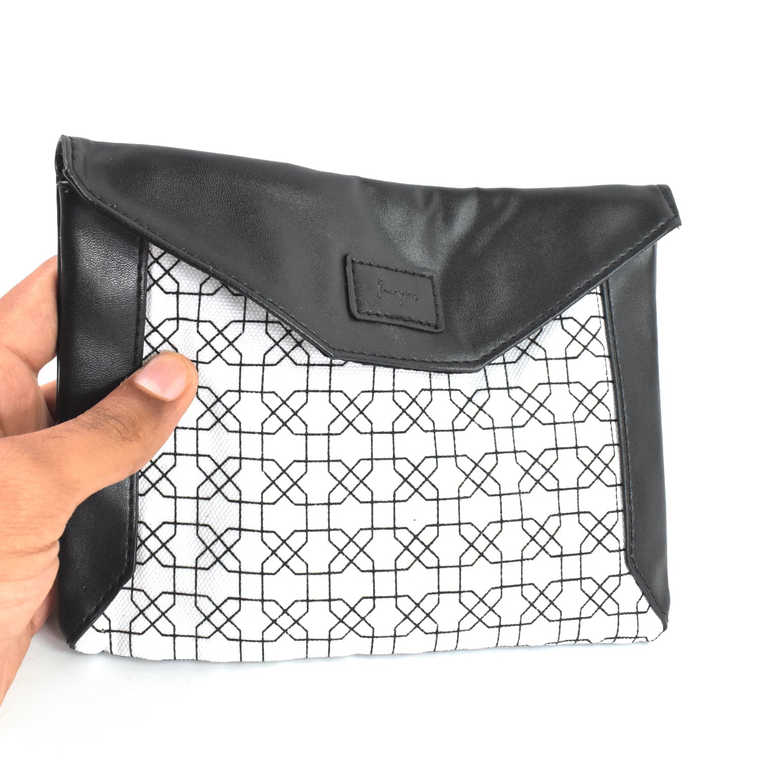 Multipurpose Pouch With Magnetic Lock(1 Pc / 19×14 Cm) Multipurpose Pouch With Magnetic Lock(1 Pc / 19×14 Cm)